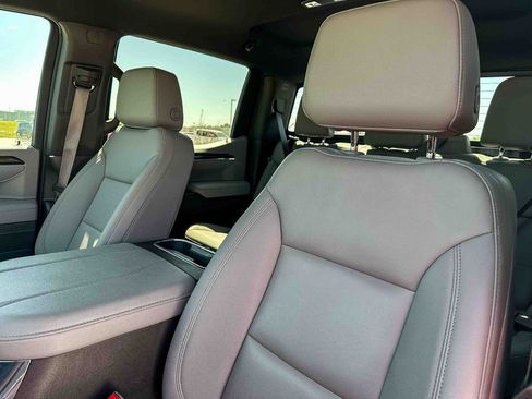 Used 2025 Chevrolet Silverado 1500 LT Trail Boss w/ Convenience Package II AWD/4WD image 14