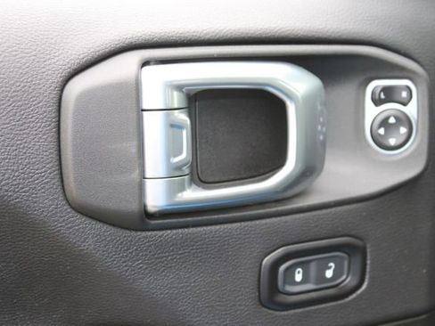 Used 2023 Jeep Wrangler Unlimited Sahara AWD/4WD image 12