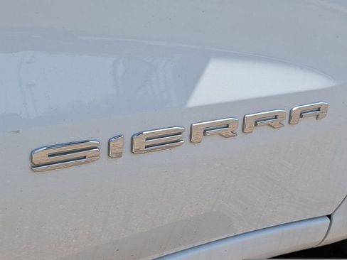 Used 2024 GMC Sierra 1500 SLT AWD/4WD image 18