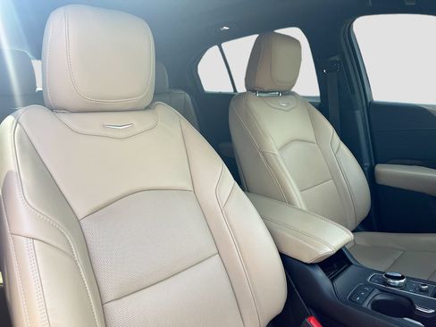 Used 2024 Cadillac XT4 Premium Luxury w/ Technology Package FWD image 30