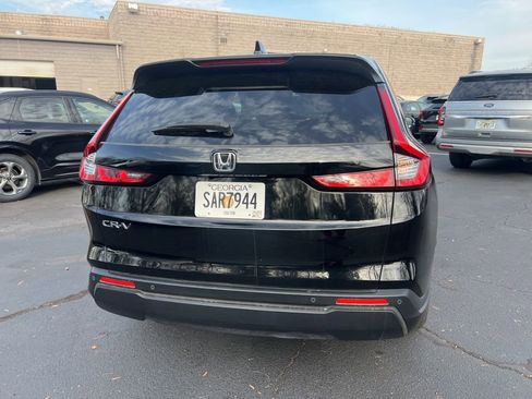Used 2025 Honda CR-V EX-L image 8