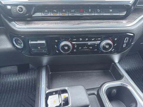 Used 2025 Chevrolet Silverado 1500 LTZ image 18