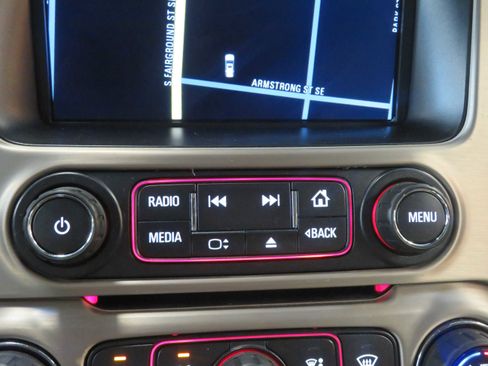 Used 2015 GMC Yukon XL Denali w/ Touring Package AWD/4WD image 42