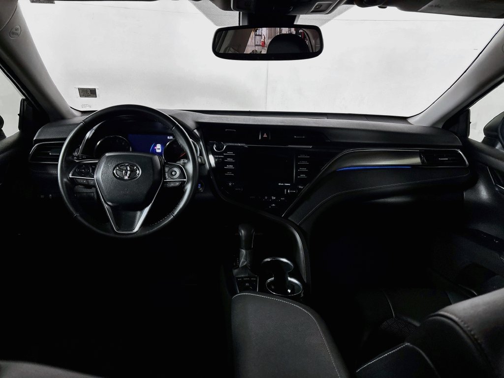 Used 2020 Toyota Camry XSE FWD image 12