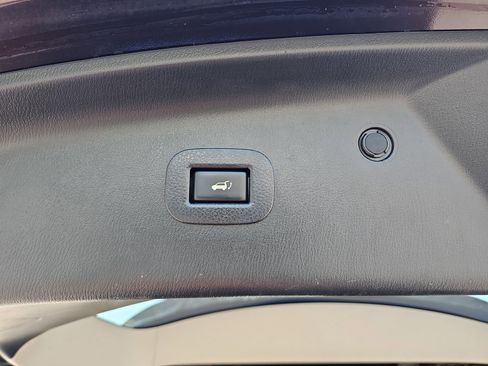 Used 2017 Nissan Armada SL image 15