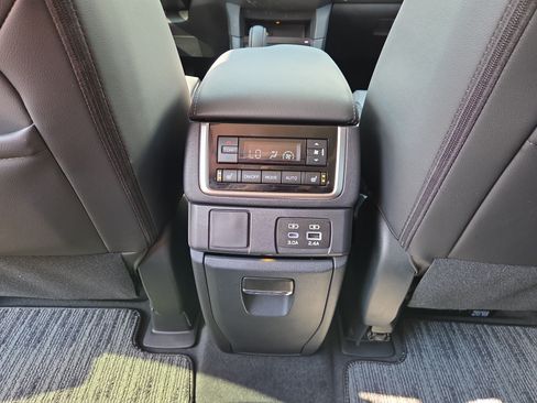 Certified 2025 Subaru Ascent Limited AWD/4WD image 13