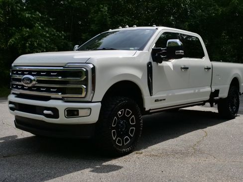Used 2024 Ford F250 Platinum AWD/4WD image 6