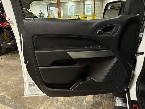 Used 2022 Chevrolet Colorado ZR2 w/ ZR2 Dusk Special Edition image 29