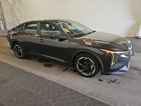 Used 2025 Kia K4 EX FWD image 3