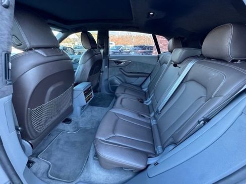 Used 2021 Audi Q8 Prestige image 16