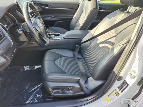 Used 2022 Toyota Camry SE image 21