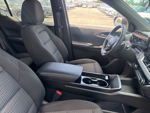 Used 2025 Chevrolet Equinox LT FWD image 8