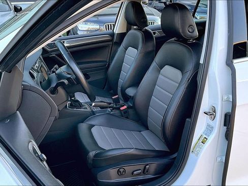 Used 2017 Volkswagen Golf Alltrack SEL image 31