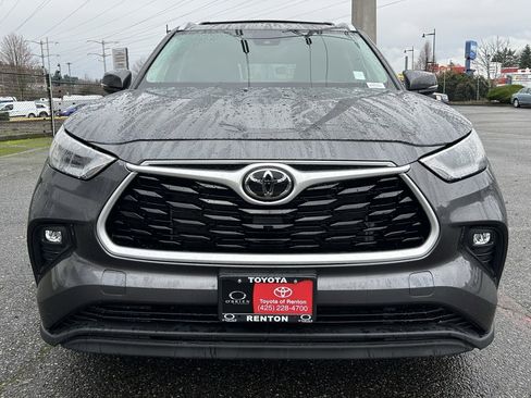 Certified 2022 Toyota Highlander XLE image 2