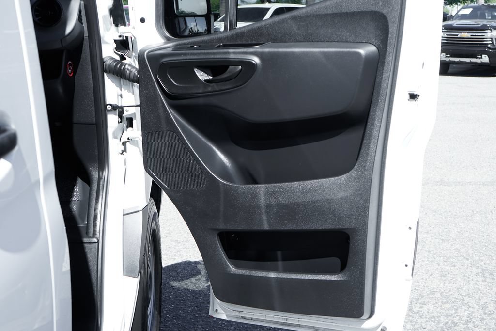 Used 2020 Mercedes-Benz Sprinter 1500 image 34