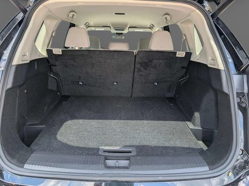 Used 2025 Nissan Rogue SV AWD/4WD image 12