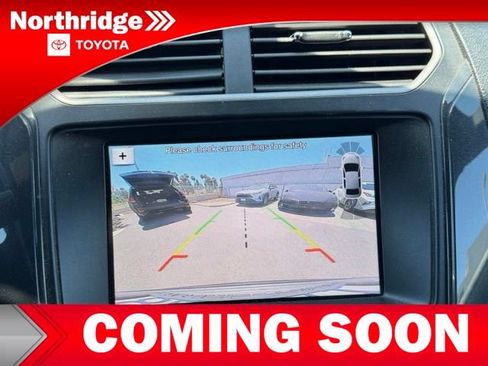 Used 2019 Ford Explorer XLT w/ Equipment Group 202A FWD image 9