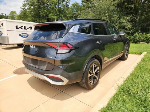 Certified 2025 Kia Sportage EX w/ Premium Package AWD/4WD image 4