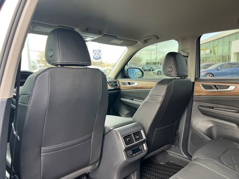 Used 2026 Volkswagen Atlas SE image 19