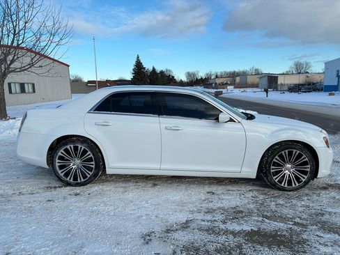 Used 2013 Chrysler 300 S image 4