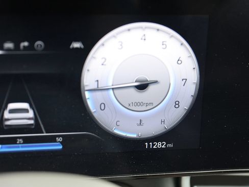 Certified 2025 Hyundai Elantra SEL FWD image 36