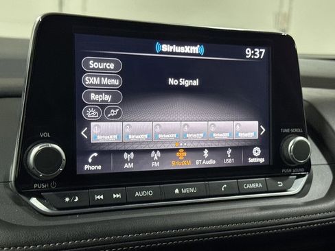 Used 2024 Nissan Rogue S image 14