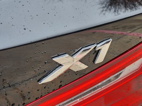 Used 2018 BMW X1 sDrive28i image 12