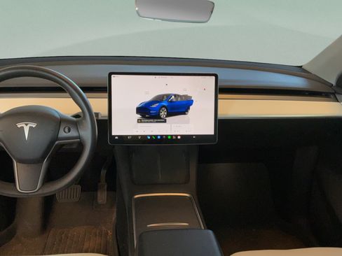 Used 2022 Tesla Model Y Long Range AWD/4WD image 27