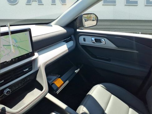 New 2026 Ford Explorer Active w/ Active Comfort Package AWD/4WD image 17