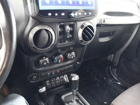 Used 2013 Jeep Wrangler Unlimited Sport AWD/4WD image 31