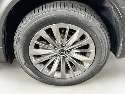 Used 2024 MAZDA CX-90 Plug-In Hybrid w/ Preferred AWD/4WD image 11