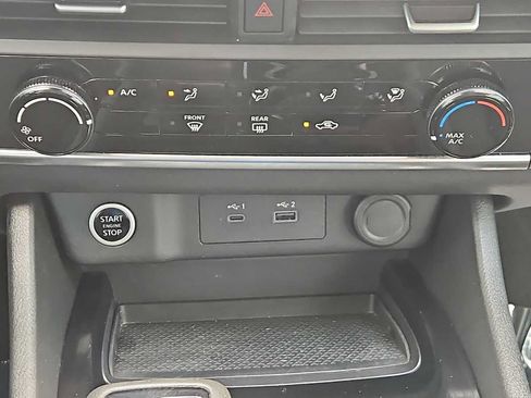 Used 2023 Nissan Rogue S AWD/4WD image 16