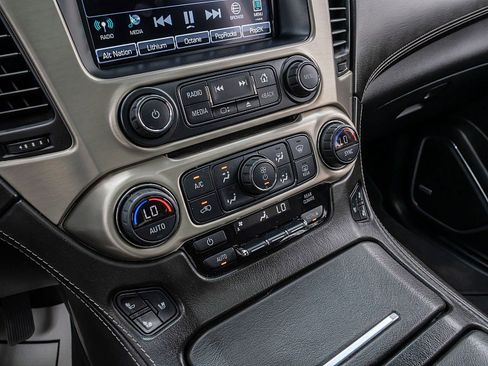 Used 2020 GMC Yukon Denali w/ Open Road Package RWD image 30