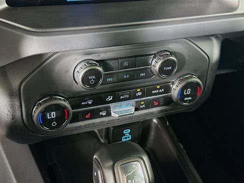 Used 2025 Ford Bronco Big Bend image 23