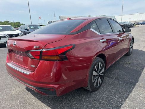 Used 2021 Nissan Altima 2.5 SV w/ SV Premium Package AWD/4WD image 3