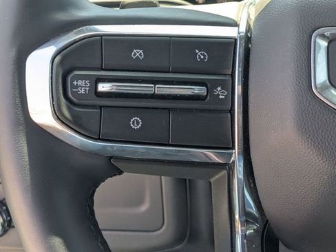 Used 2025 GMC Yukon Denali AWD/4WD image 18