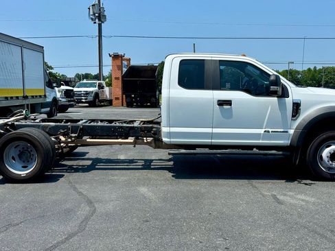 Used 2017 Ford F550 2WD SuperCab Super Duty image 5