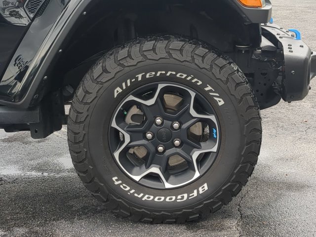 Used 2023 Jeep Wrangler Unlimited Rubicon 4xe w/ Steel Bumper Group AWD/4WD image 11