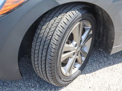 Used 2018 Hyundai Elantra Value Edition FWD image 16