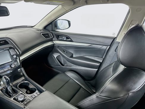 Used 2023 Nissan Maxima SV w/ Floor Mat Group FWD image 23