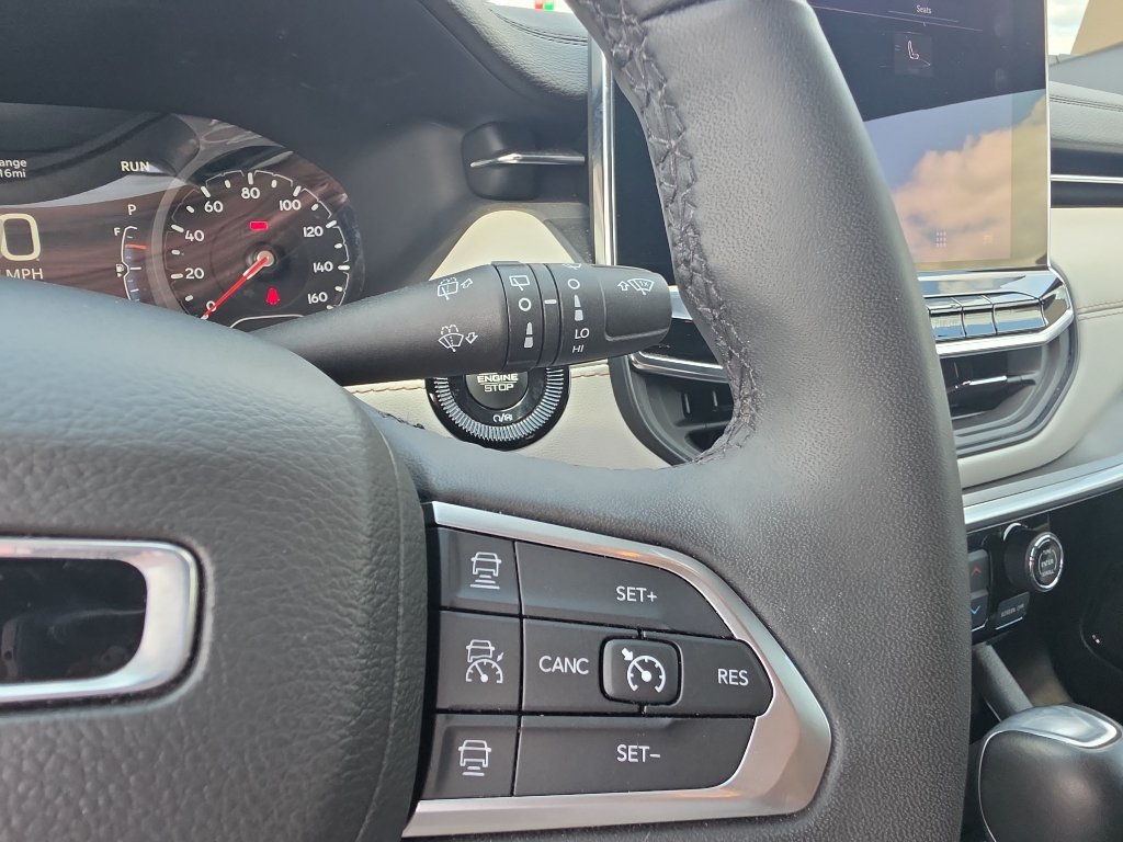 Used 2025 Jeep Compass Limited AWD/4WD image 30