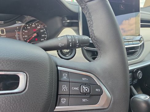 Used 2025 Jeep Compass Limited AWD/4WD image 30