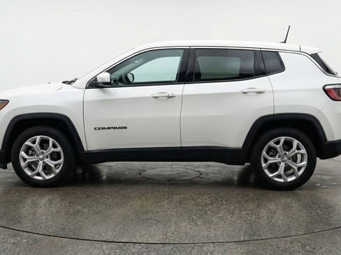 Used 2025 Jeep Compass Latitude image 5