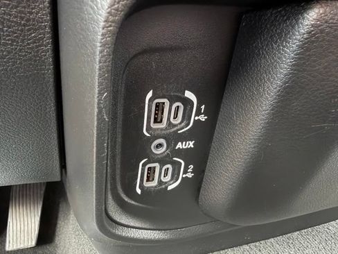 Used 2020 RAM 1500 Big Horn AWD/4WD image 23