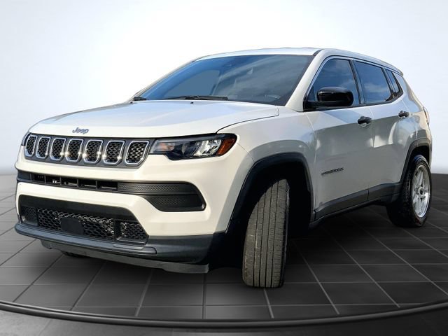 Used 2023 Jeep Compass Sport AWD/4WD image 4