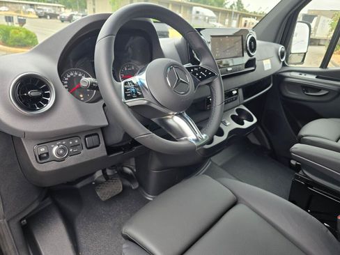 New 2026 Mercedes-Benz Sprinter 2500 image 11
