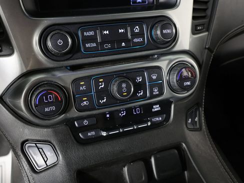 Used 2018 Chevrolet Suburban LT w/ Luxury Package RWD image 37