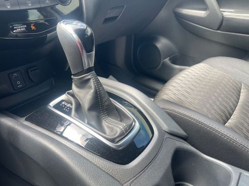 Used 2017 Nissan Rogue S FWD image 18