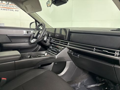 Used 2025 Hyundai Santa Fe SE image 30