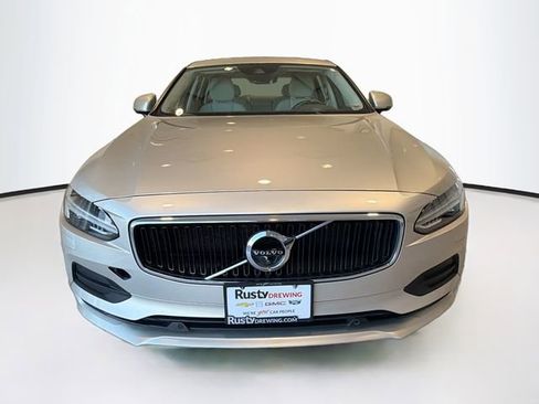 Used 2018 Volvo S90 T6 Momentum w/ Convenience Package image 2